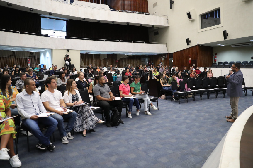 Escola do Legislativo promoveu curso de capacitação aos novos servidores.