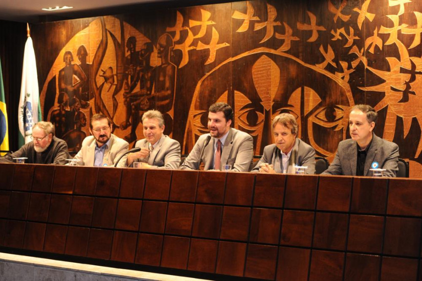 Audiência Pública que aconteceu na manhã desta terça-feira (10).