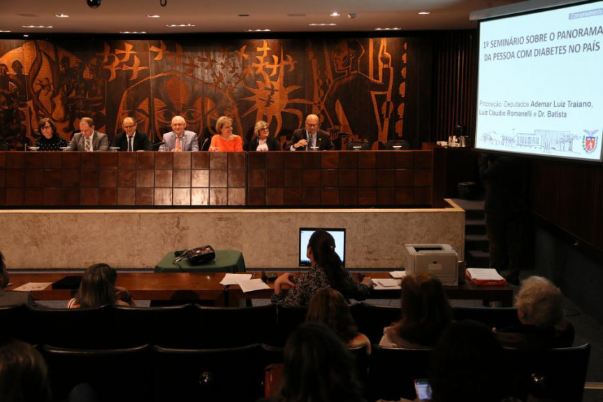 Seminário na Assembleia debateu o panorama do diabetes no país por proposição dos deputados Ademar Traiano, Romanelli e Dr. Batista.
