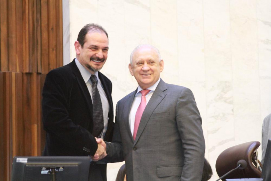 Presidente da Alep, Ademar Traiano (PSDB) e professor Marlus Geronasso do Grupo Eureka.