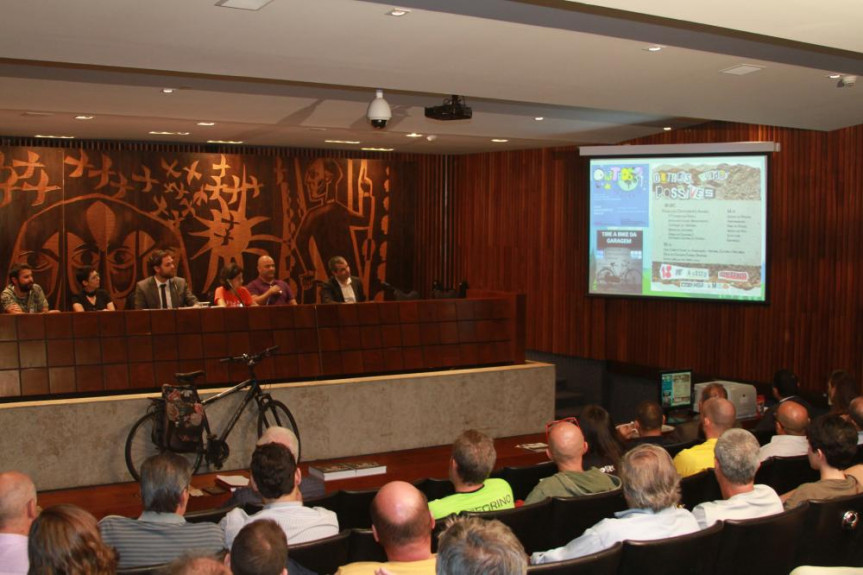 Em uma das audiências públicas promovidas pela Comissão de Meio Ambiente da Alep foi discutida a política de incentivo ao cicloturismo no Paraná.