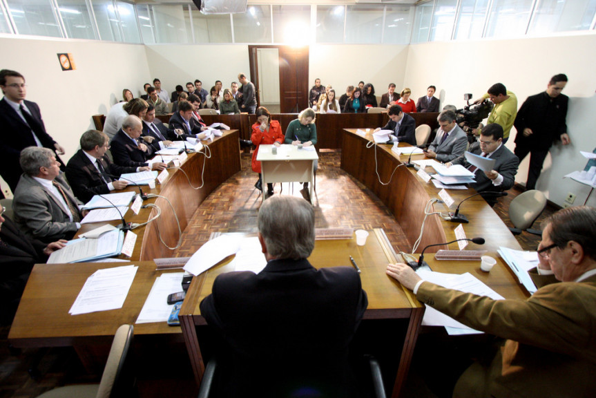Reunião da Comissão de Constituição e Justiça (CCJ) em 2011.