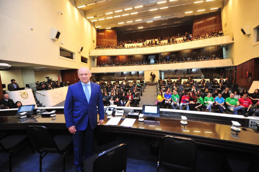  Deputado Ademar Traiano, presidente da Alep na abertura do Aulão do Enem em 2017.