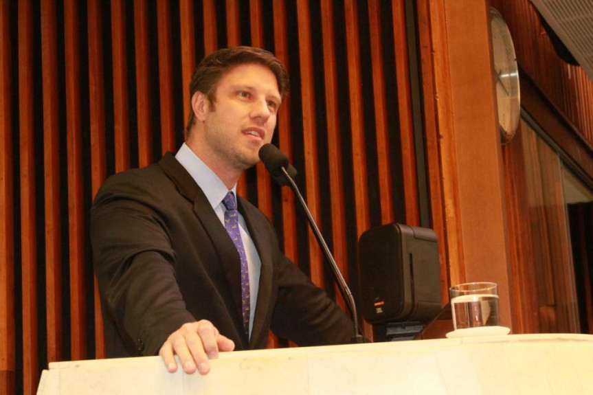 Deputado Requião Filho (PMDB).