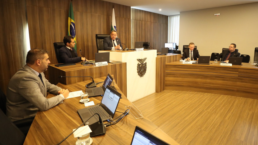 Comissão de Educação reuniu-se no início da tarde desta terça-feira (10).