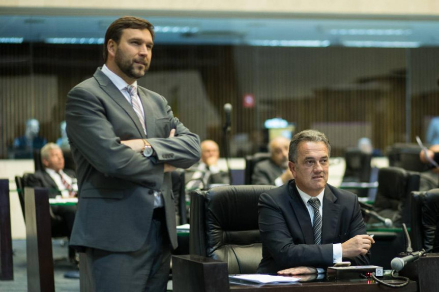 Deputado Marcio Paulik (PDT) e o primeiro secretário da Alep, deputado Plauto Miró Guimarães (DEM).