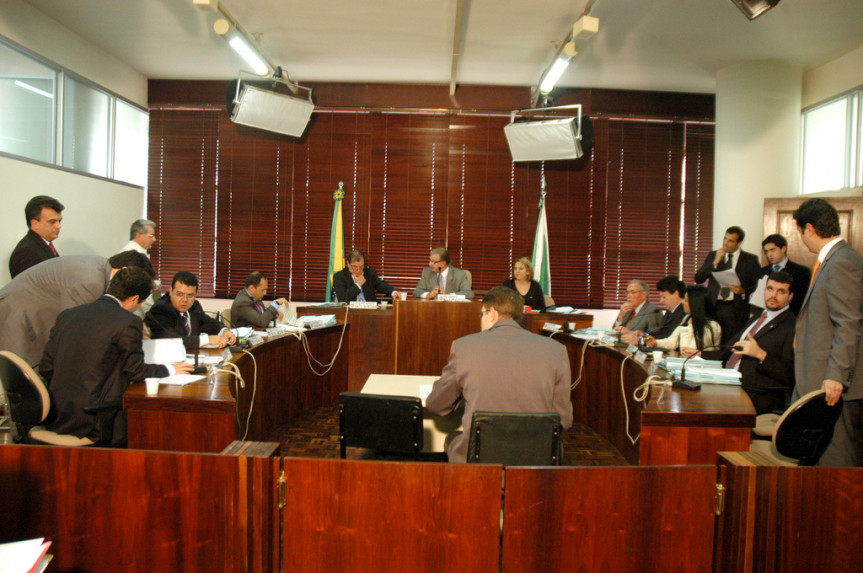 Reunião da CCJ, que acontece todas às terças-feiras, às 13h30, na Sala das Comissões do Legislativo 