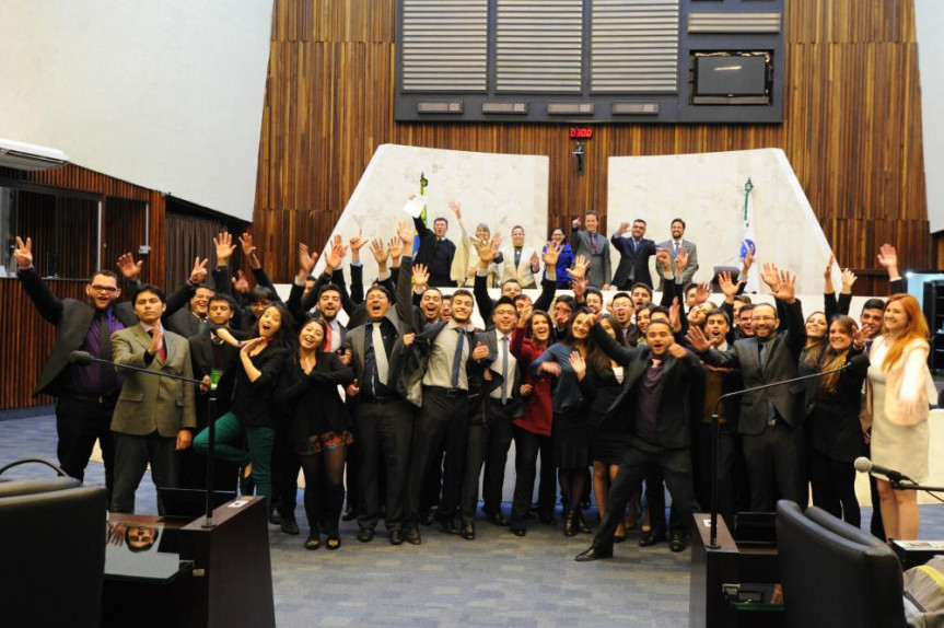 Última Sessão Plenária dos deputado do "Parlamento Universitário".