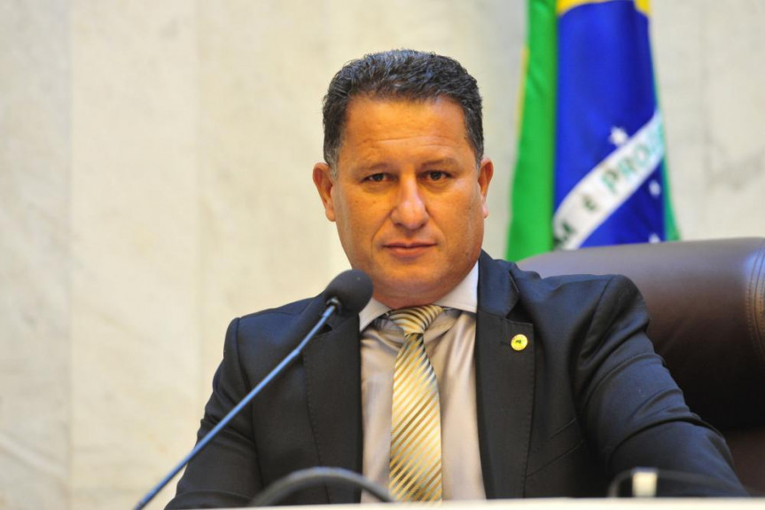 Assembleia Legislativa do Paraná | Notícias > Identificado com sua  comunidade, Adelino Ribeiro garante que sua missão na vida pública continua