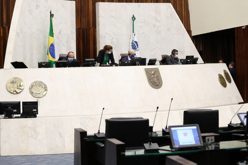 Mudança no processo de escolha dos diretores dos colégios estaduais é aprovada em primeiro turno na Assembleia Legislativa do Paraná.
