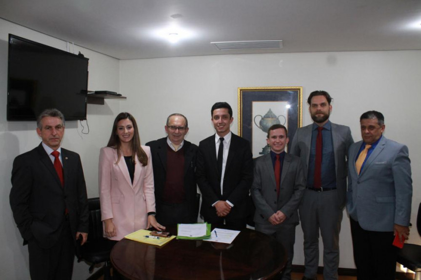 Deputados que integram a Comissão de Cultura da Assembleia Legislativa do Paraná