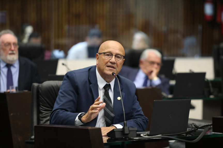 O deputado Luiz Claudio Romanelli (PSD) é presidente da Comissão de Orçamento da Assembleia Legislativa do Paraná.
