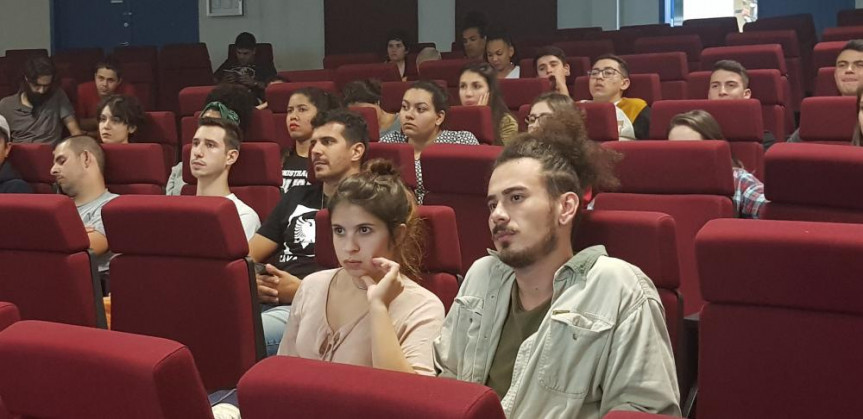 Acadêmicos da UFPR-Litoral participam do treinamento para o Parlamento Universitário 2019.