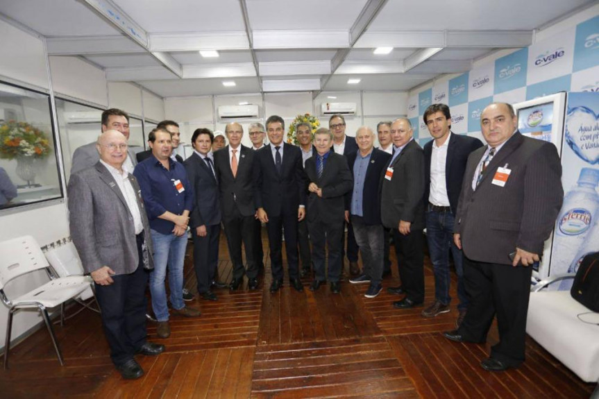 Inauguração do abatedouro de peixes em Palotina, contou com a presença do governador Beto Richa e deputados.