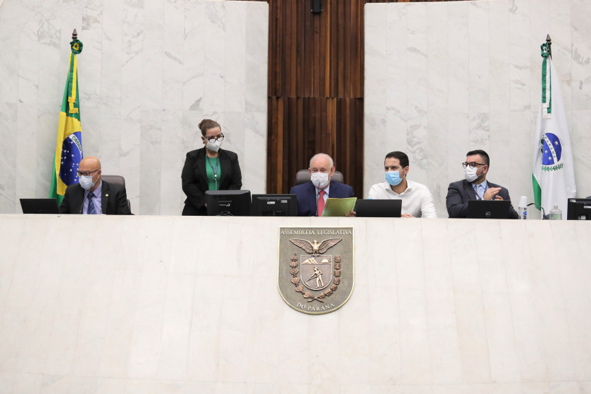 Novos deputados assumem mandato na Assembleia Legislativa do Paraná na segunda-feira (08).