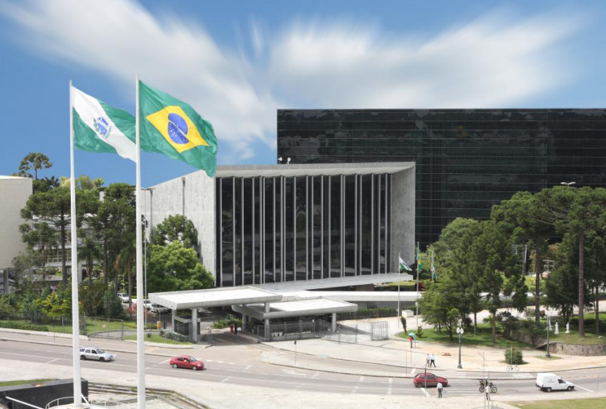 Fachada Assembleia Legislativa do Paraná.