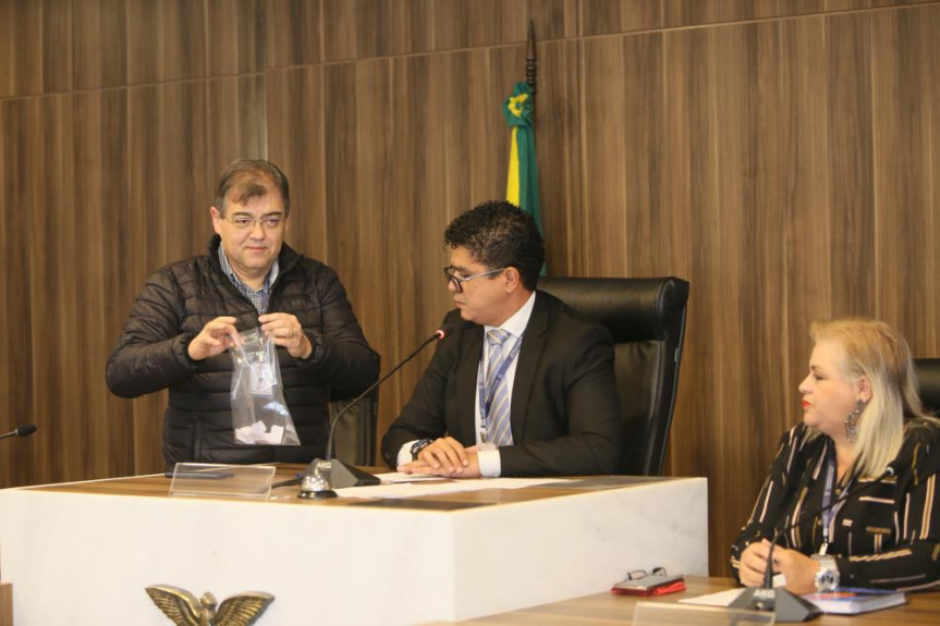 Sorteio dos nomes que vão analisar as propostas das agências de publicidade e propaganda em licitação promovida pela Alep.