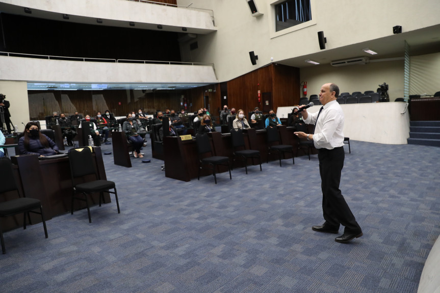 A palestra “Medicina Preventiva” foi ministrada pelo deputado e médico Dr. Batista (União Brasil).