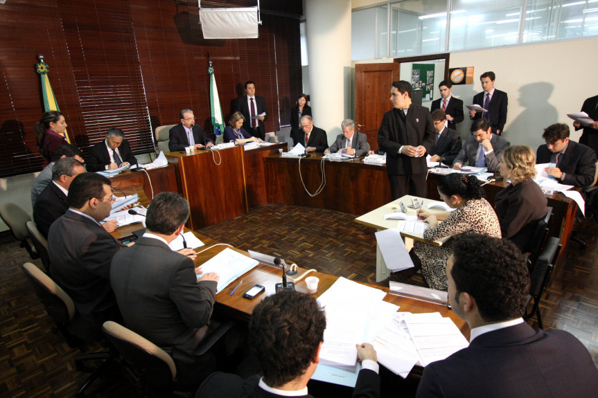 Reunião da Comissão de Constituição e Justiça (CCJ) da Assembleia Legislativa do Paraná.