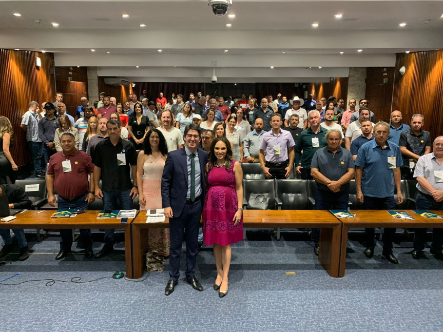 A parlamentar participou nesta quarta-feira (30) do 13.º Congresso de União e Fortalecimento da Vereança organizado da União de Câmaras, Vereadores e Gestores Públicos do Paraná (Uvepar).