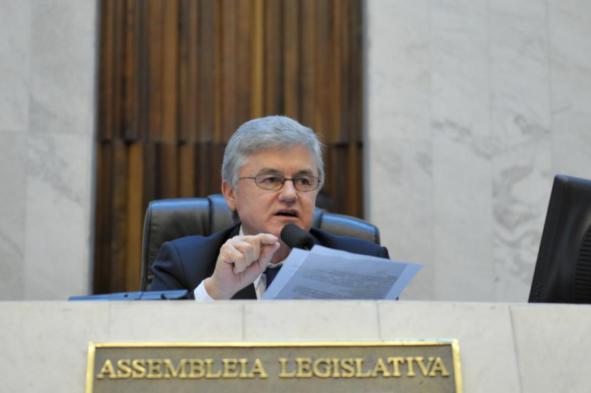 Presidente da Alep, deputado Rossoni (PSDB) durante a sessão plenária desta quarta-feira (04).