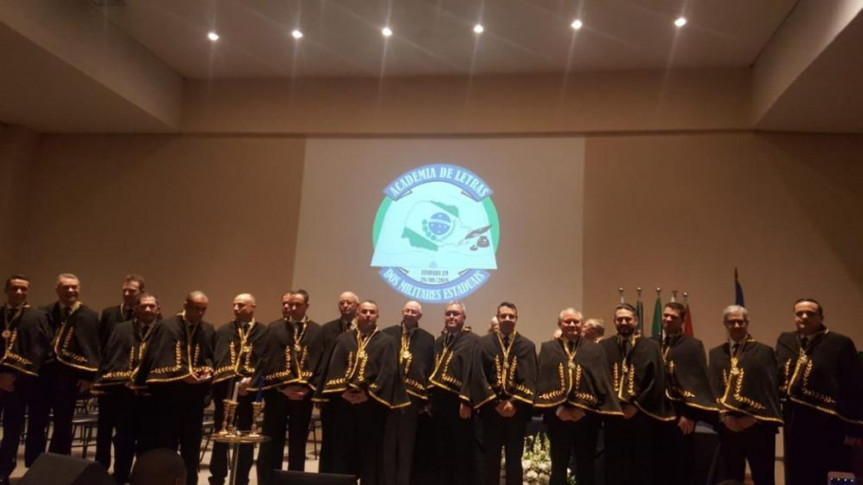 Sessão solene marca o primeiro ano da Academia de Letras dos Militares Estaduais do Estado Paraná