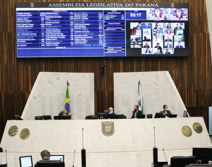 Pedido de vista adia a votação do projeto que limita em 50% os assentos disponíveis nos ônibus intermunicipais no Paraná durante o estado de calamidade pública decorrente da pandemia do novo coronavírus.