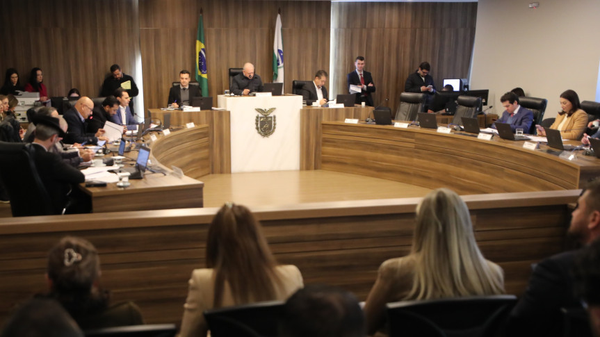 Reunião ocorreu no início da tarde desta terça-feira (12), no Auditório Legislativo.