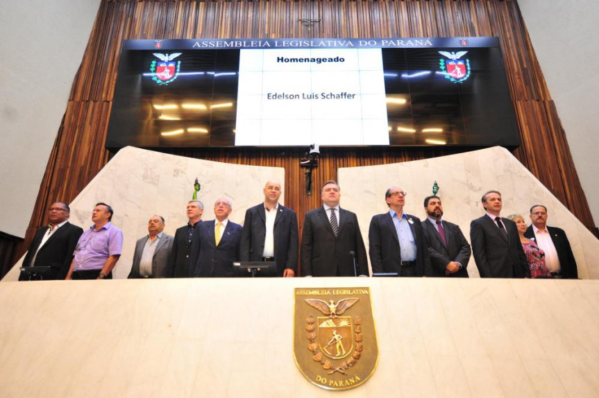 Sessão solene comemorativa aos 10 anos da UGT - Paraná.