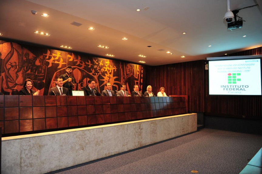 Sessão solene em homenagem aos 10 anos do Instituto Federal do Paraná por proposição do deputado Wilmar Reichembach (PSC).