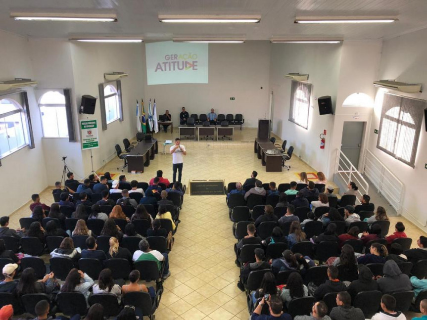 Estudantes da cidade de Santo Antônio da Platina participam da etapa Geração na Escola, quando aprofundam os conhecimentos sobre os Poderes constituídos.