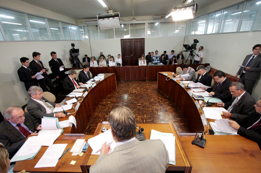 Reunião da Comissão de Constituição e Justiça (CCJ).