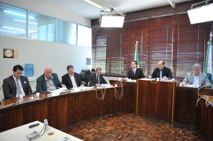 Comissão de Saúde reunida na Alep