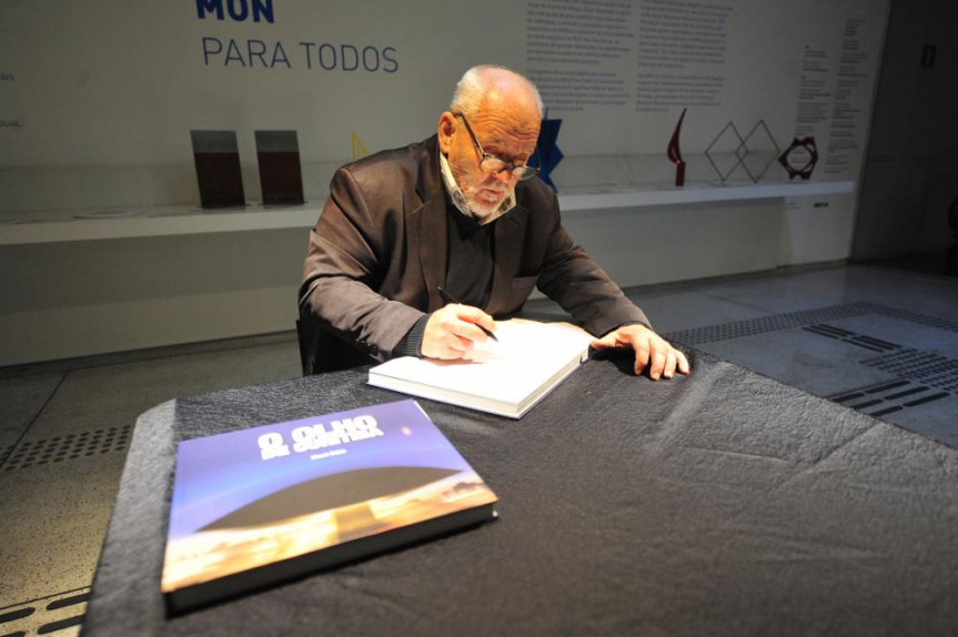 Fotógrafo da presidência da Alep, Nani Góis, lança livro que resgata a história da construção de um dos mais importantes museus do país.