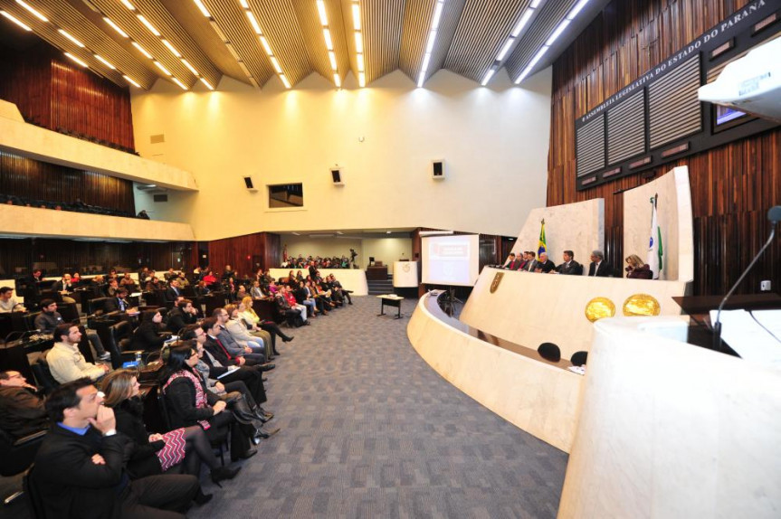 Escola do Legislativo em palestra proferida pelo ex-ministro Francisco Rezek, em agosto de 2016.