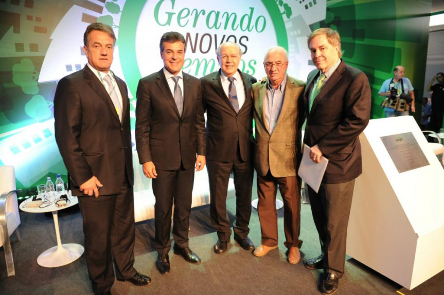 Da direita para a esquerda, David MacLennan,  Reinaldo Cardoso, Luiz Carlos Hauly, Beto Richa e Plauto Miró.