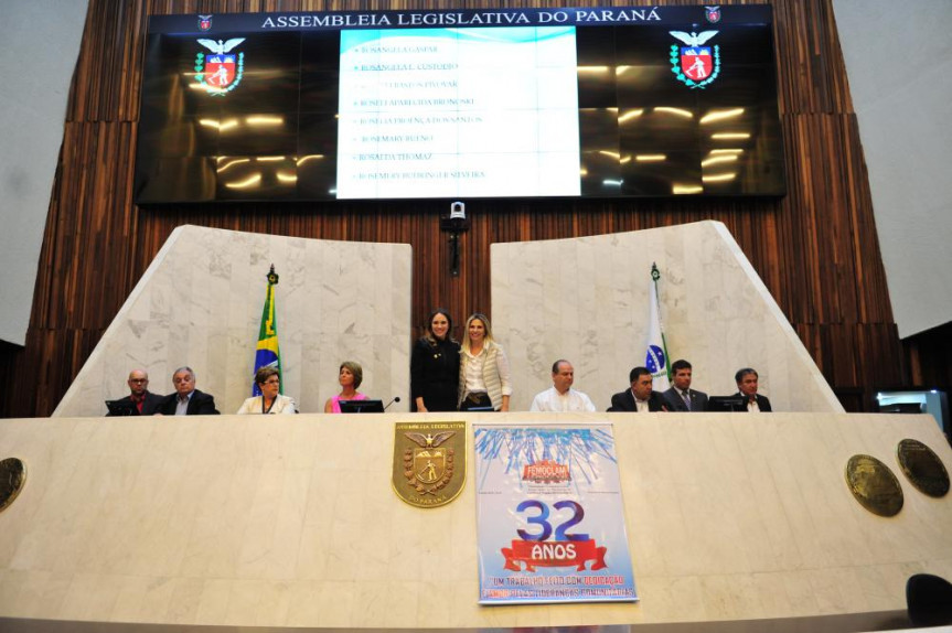 Sessão solene em comemoração ao Dia Estadual do Lider Comunitário e aos 32 anos da FEMOCLAM.