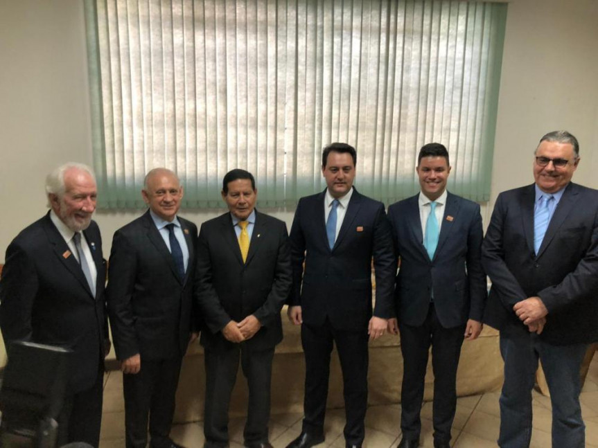 Presidente da República em exercício, Hamilton Mourão, em sua primeira visita oficial ao Paraná para a solenidade dos 140 anos do Regimento Coronel Dulcídio da PMPR.