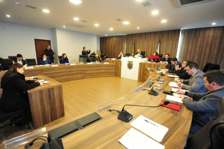 Reunião da CPI da JMK realizada na terça-feira (09/07).