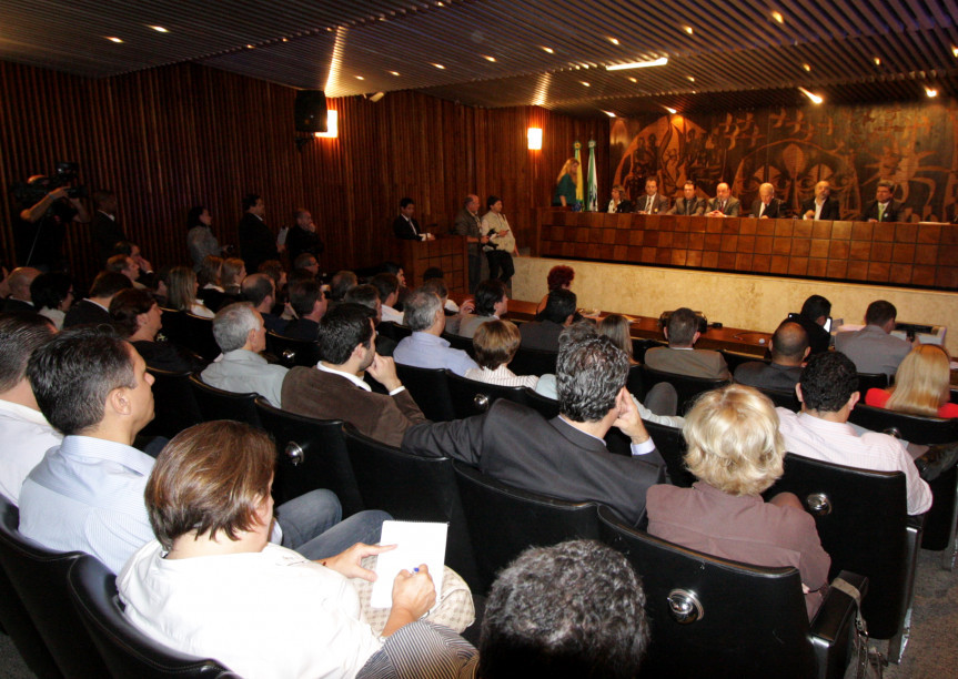 Audiência pública debate abastecimento e tarifas de água.