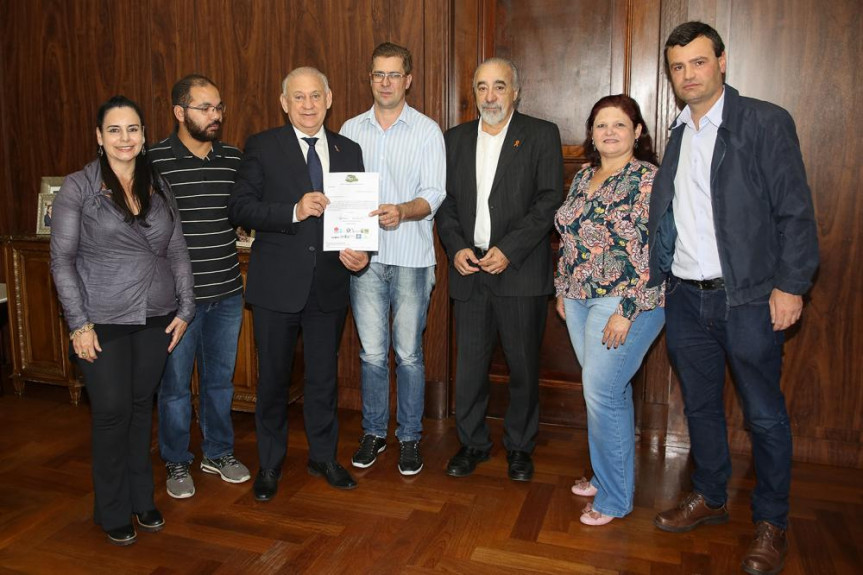 Presidente Ademar Traiano  e deputado Rasca Rodrigues recebem os representantes do Comitê Pró-Escarpa Devoniana.