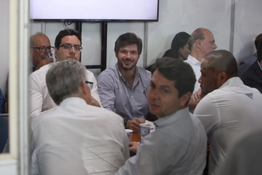 Deputados Alexandre Curi, Do Carmo,Thiago Amaral e Homero Marchese participam de reuniões com secretários de Estado durante a Expoingá.