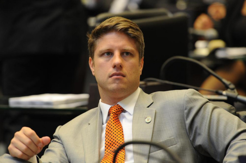 Deputado Requião Filho (PMDB).