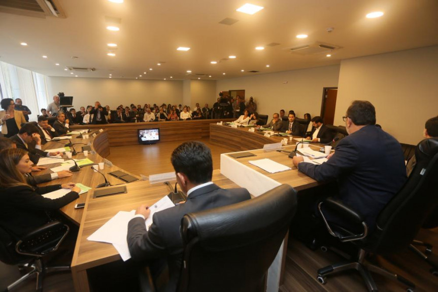 A reunião da CCJ, que acontece no Auditório Legislativo, começa às 13h30.