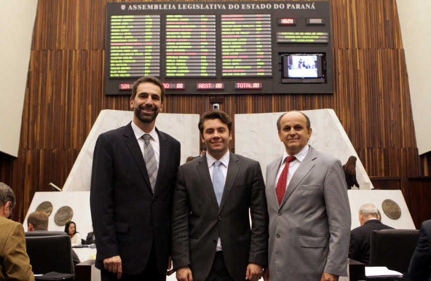 Deputados com base política na região de Maringá esq. à dir.: Ênio Verri (PT), Evandro Jr. (PSDB) e Dr. Batista (PMN) . 