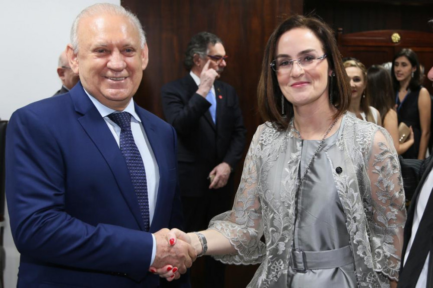 O presidente da Assembleia Legislativa, deputado Ademar Traiano, prestigia posse da nova desembargadora do Tribunal de Justiça do Paraná, Priscilla Placha Sá.