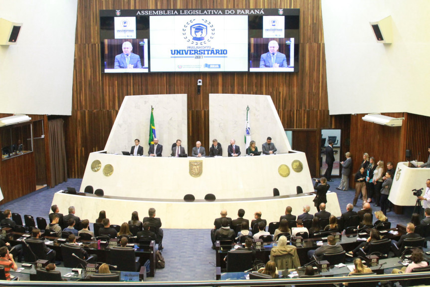 A Faculdade Pan-Americana de Administração e Direito (FAPAD), a Universidade Tecnológica Federal do Paraná (UTFPR), a Estácio e a Universidade Federal da Fronteira Sul são as novas credenciadas no projeto e alunos dessas instituições já podem fazer a inscrição no Parlamento Universitário 2023.