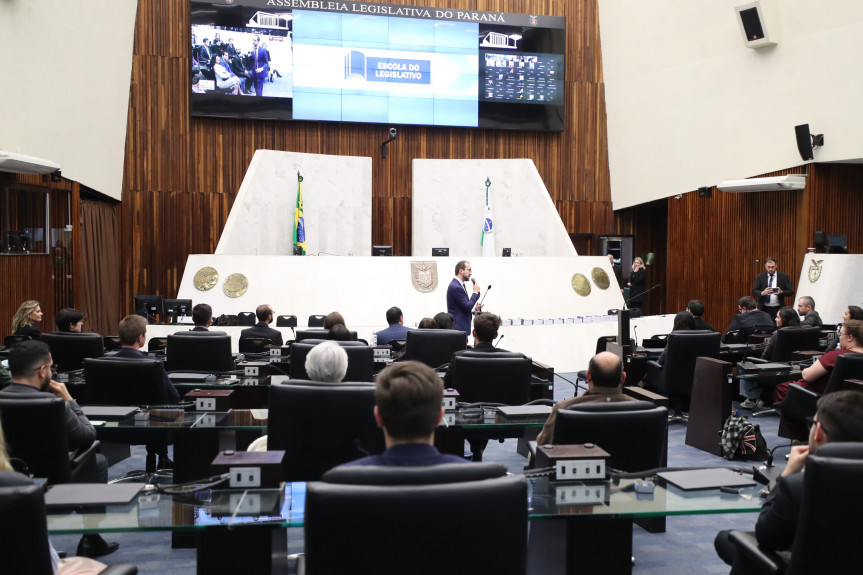 Evento ocorreu na noite desta quinta-feira (22), no Plenário da Assembleia Legislativa.