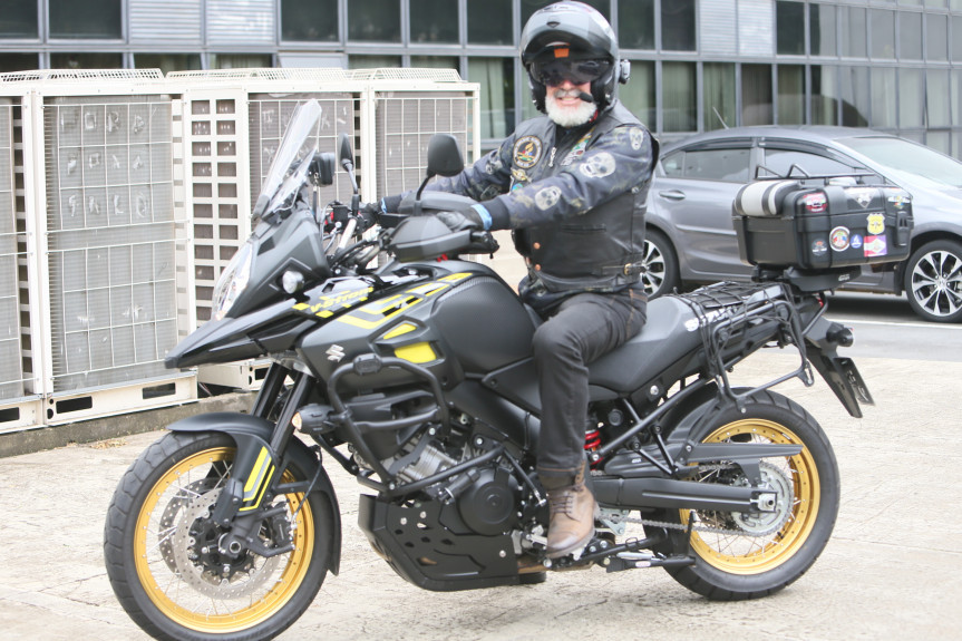 Nelti e sua paixâo : a motocicleta