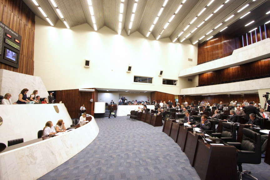 Sessão ordinária na Assembleia Legislativa do Paraná.